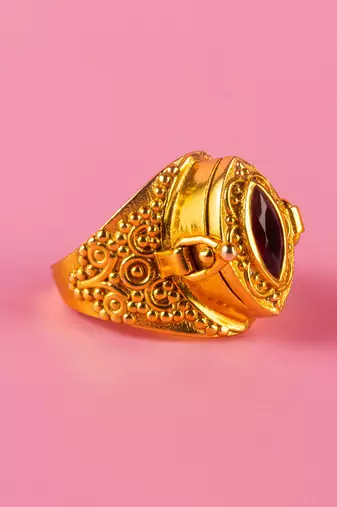 Garnet Poison ring