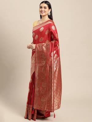 Red Woven Silk Blend Saree With Blouse 3