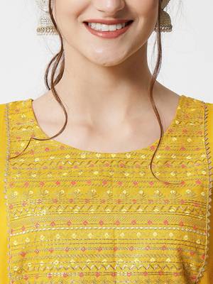 Yellow digital print georgette Kurta Pant With Dupatta 2