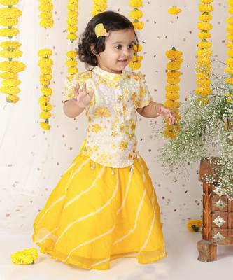 Round Shape Embroidered  Collar Top With Lahenga 1