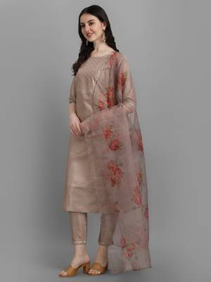Beige embroidered silk blend Kurta Pant With Dupatta 2