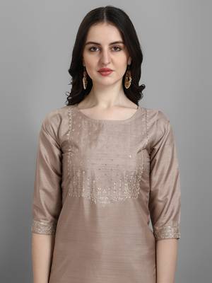 Beige embroidered silk blend Kurta Pant With Dupatta 3