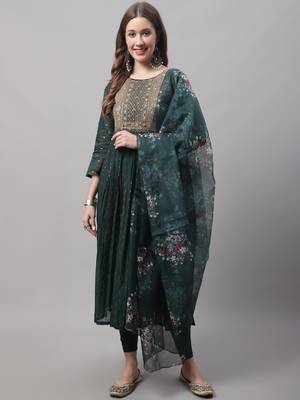 Dark-green embroidered chanderi Kurta Pant With Dupatta 1