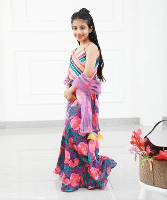 Stylish Diagonal Gota Lace Work Striped Multicolour Cape Top And Floral Printed Palazzo 3