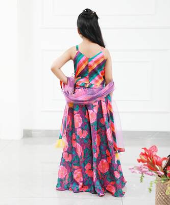 Stylish Diagonal Gota Lace Work Striped Multicolour Cape Top And Floral Printed Palazzo 4