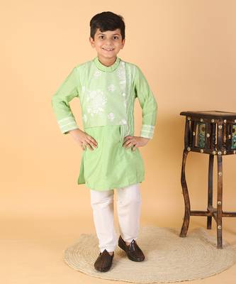 Green Kurta With Floral Thread Embroidered Asymmetric Attached Jacket And Pyjama 2