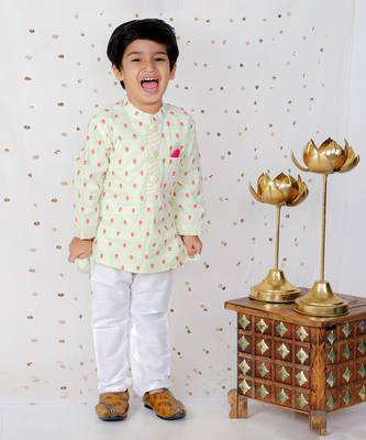 Thread Embroidered Kurta And White Pyjama 1