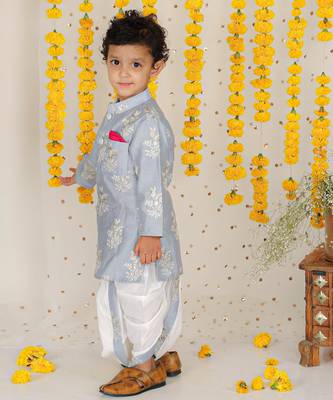 Zari Thread Embroidered Grey Kurta With Dhoti 3