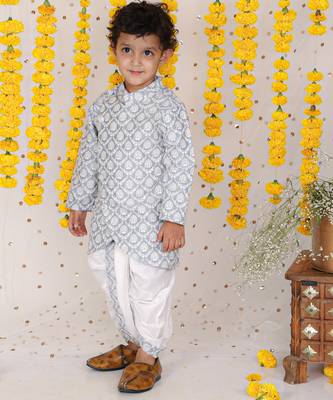 Floral Thread Embroidered Grey Kurta And Dhoti 4