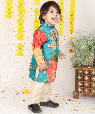 Velvet Floral Printed Kurta With Pyjama 5