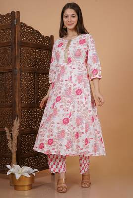 WOMEN RAYON FLARED LONG ANARKALI KURTA WITH PAINT AND DUPATTA 3