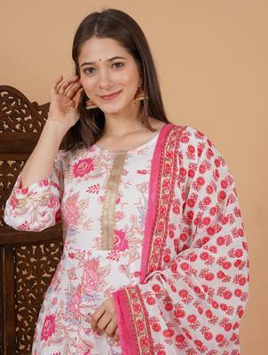 WOMEN RAYON FLARED LONG ANARKALI KURTA WITH PAINT AND DUPATTA 5