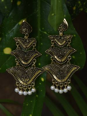 BLACK & GOLDEN-toned Heart shaped Chandbalis 1