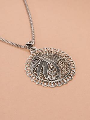 Oxidised Chain with Pendant 1