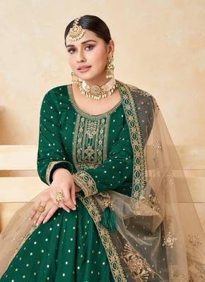 Green embroidered taffeta salwar 2