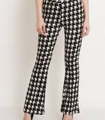Popwings Black & White Geometric Printed Mid Rise Women Trouser