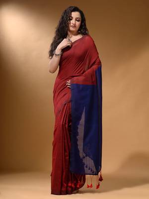 Red Cotton Handspun Soft Saree With Contrast Blue Pallu 2