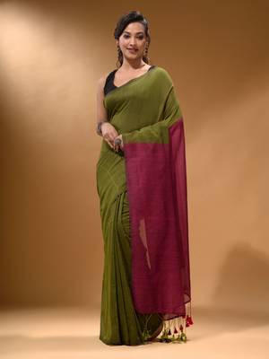 Moss Green Cotton Handspun Soft Saree With Contrast Fuchsia Pallu 1