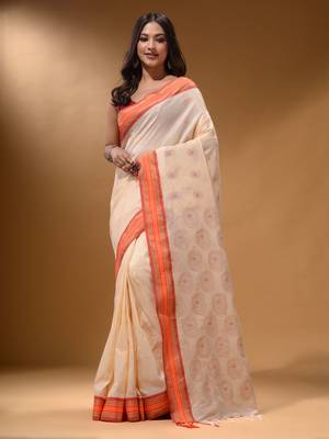 Cream Silk Matka Soft Saree With Paisley Motifs 2