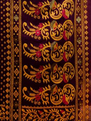 Purple Cotton Handwoven Jamdani Saree With Small Buttas And Nakshi Designs 5
