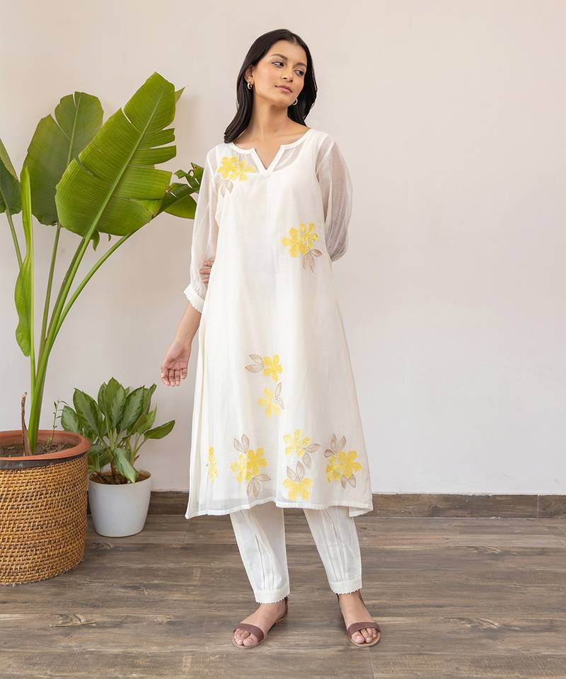 Yellow Flowers On The Kurta With Pleated Pants