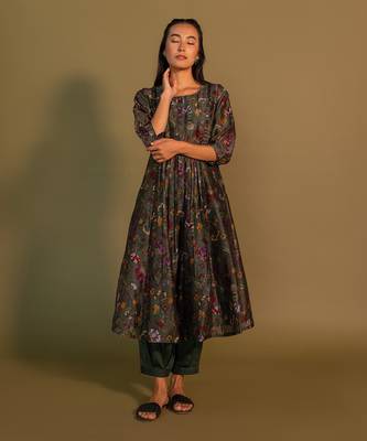 Green Kurta With Frill Deatiling Yoke And Pleated Pants 1