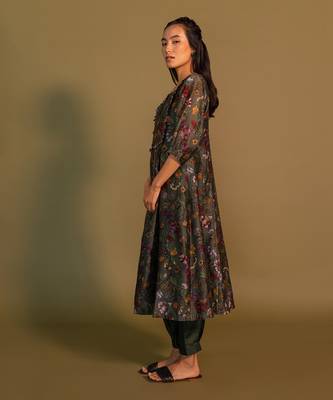 Green Kurta With Frill Deatiling Yoke And Pleated Pants 2