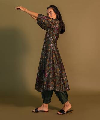 Green Kurta With Frill Deatiling Yoke And Pleated Pants 4
