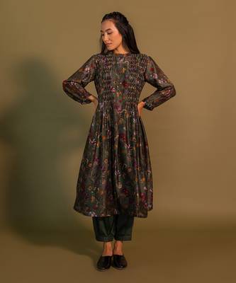 Green Kurta With Pearl Detailed Smocking And Pleated Pants 1
