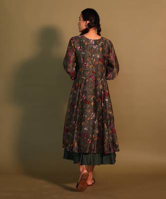Green Floral Print Dress With Smocking In The Center And Frill Inner 5