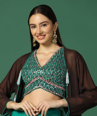 Brown Cape With Crop Top And Pants Set  4
