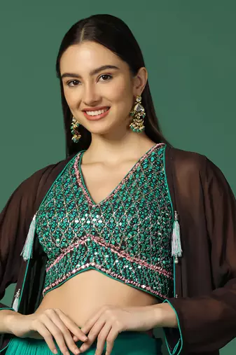 Brown Cape With Crop Top And Pants Set 