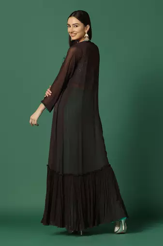 Brown Cape With Crop Top And Pants Set 
