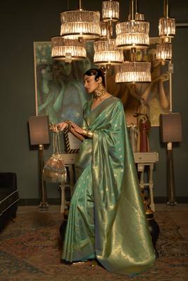 Green Woven Silk Blend Saree With Blouse 1