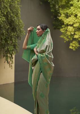 Green Woven Nylon Saree With Blouse 2