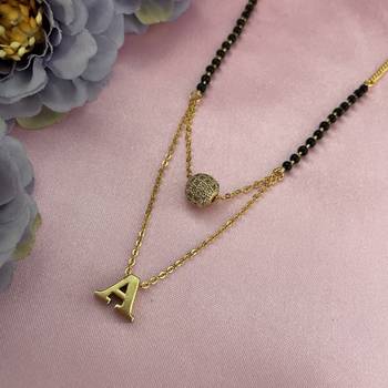 Gold agate mangalsutra 1
