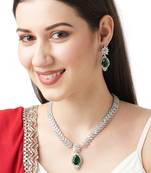Delicate Emerald Stone Diamond Set