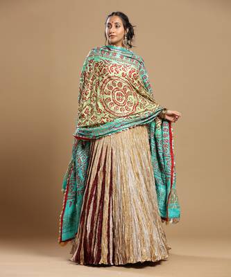 Bandhani Dupatta, Textured Lehenga And Blouse 4