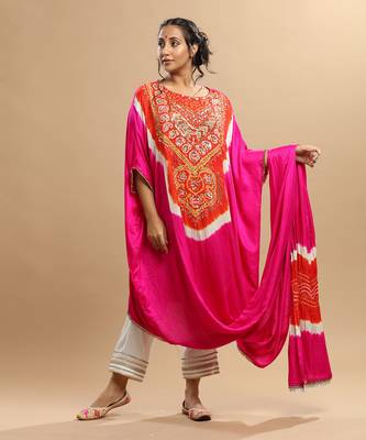 Orange And Fuschiia Pink Bandhani Kaftan 2