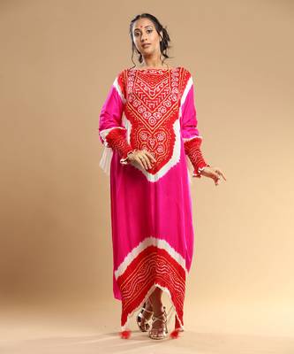 Red And Fuschia Bandhani Kaftan 3