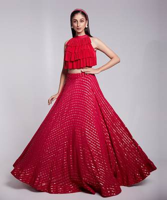 Crop Top Skirt Set With A Flare Of 8 Meters. 1