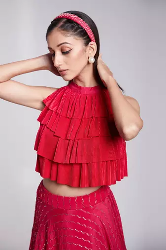 Crop Top Skirt Set With A Flare Of 8 Meters.