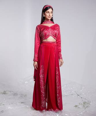 Fusion Set With Floral And Geometrical Details 4
