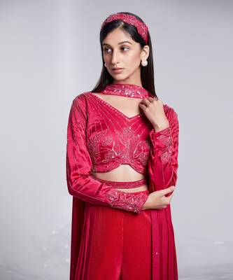 Fusion Set With Floral And Geometrical Details 5