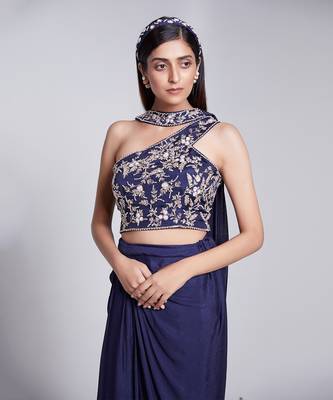 A Beautiful One Shoulder Crop Top With V Incut Details At The 
Armhole 3