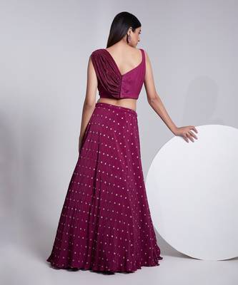 Sleeveless Embroidered Blouse With Dupatta On One Side Of The Shoulder 6