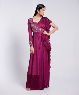 Beautifully Hand Crafted Saree Set Having Pre Pleated Crush Pallu 1