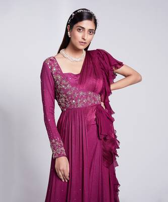Beautifully Hand Crafted Saree Set Having Pre Pleated Crush Pallu 5