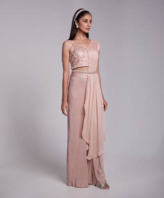 Fusion Set With Floral Details 2
