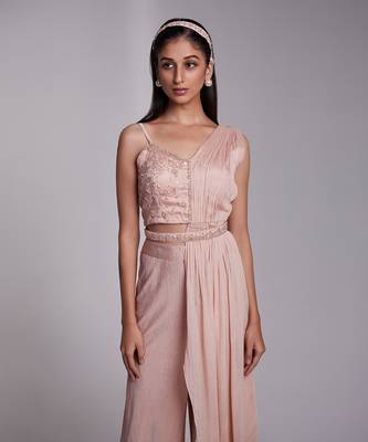 Fusion Set With Floral Details 3
